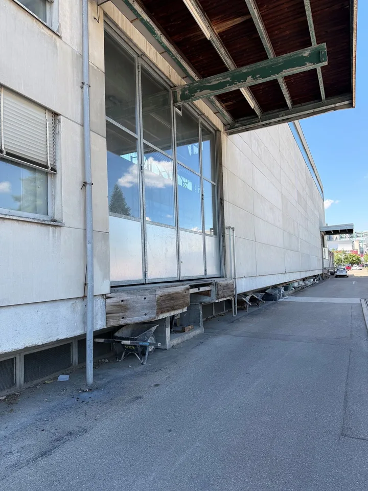 Winterthur-Grüze – entrepôt polyvalent avec espaces de bureau