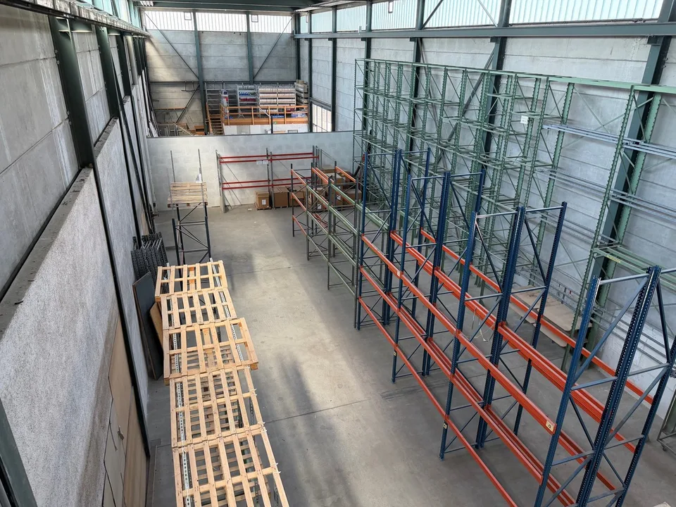 Winterthur-Grüze – entrepôt polyvalent avec espaces de bureau