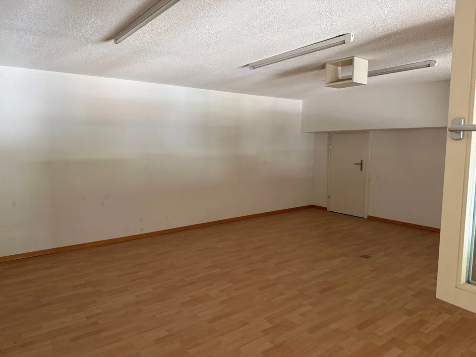 Winterthur-Grüze – entrepôt polyvalent avec espaces de bureau