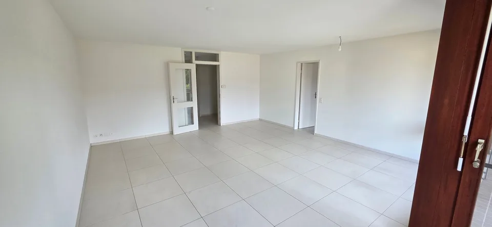 helle, sonnige, ruhige 3.5-Zimmer Wohnung mit Balkon