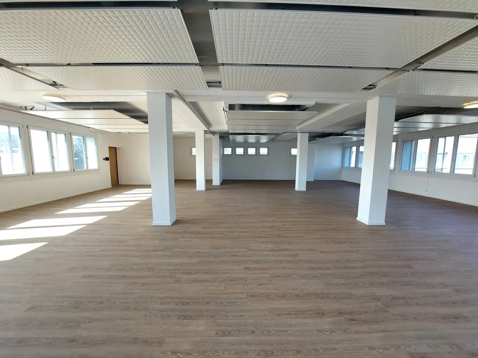 Bail flexible - Bureau 225m2 aménagé - Libre de suite - Proche de tout