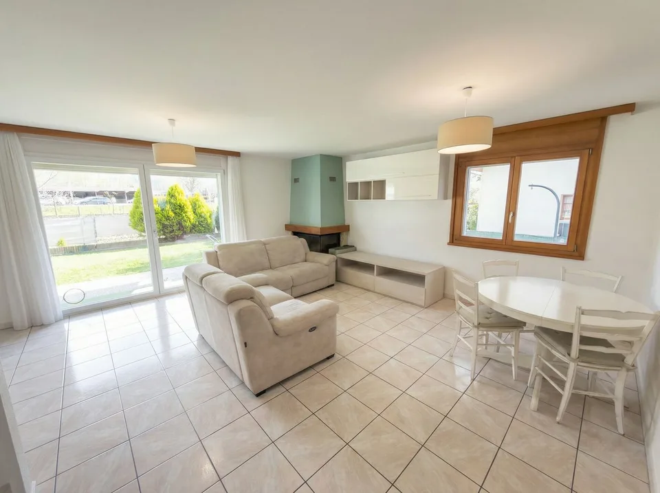 Casa unifamiliare di 7.5 locali con giardino privato e 2 posteggi