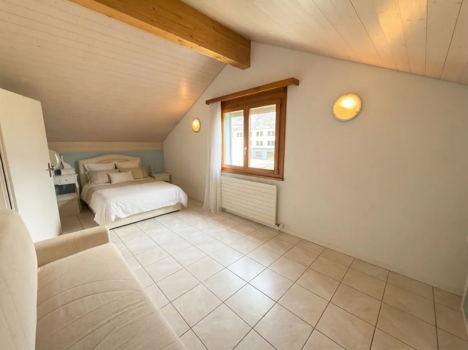 Maison unifamiliale de 7.5 pièces avec jardin privé et 2 places de parking – photo 6 sur 13