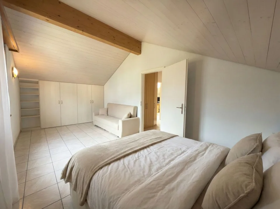 Maison unifamiliale de 7.5 pièces avec jardin privé et 2 places de parking – photo 7 sur 13