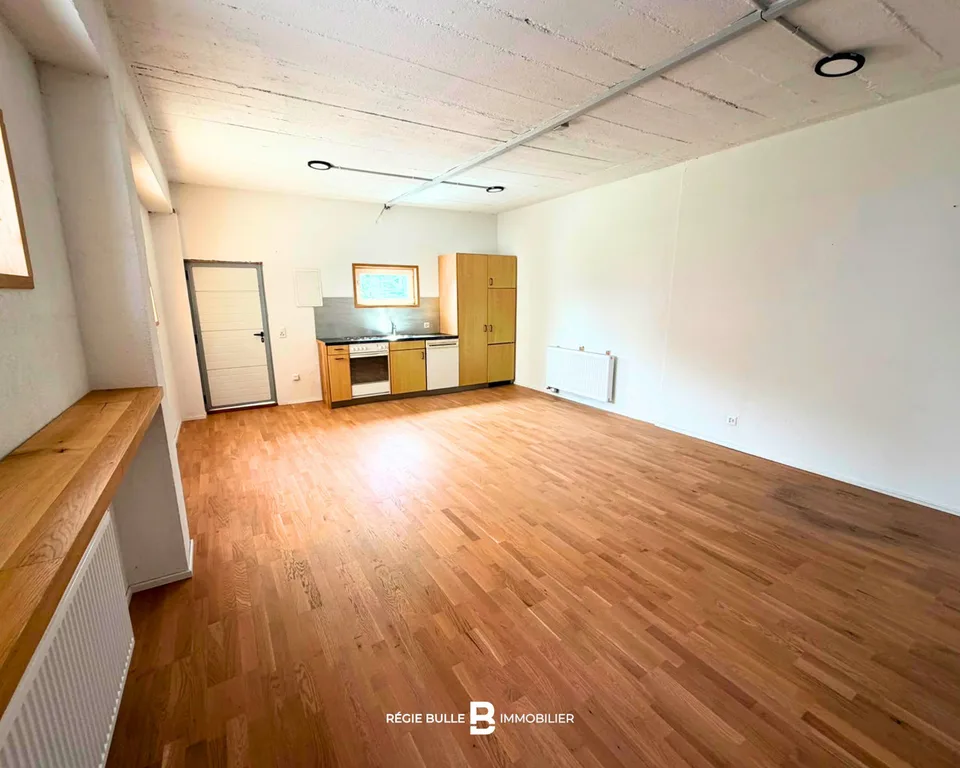 Bulle - atelier et/ou bureaux à louer