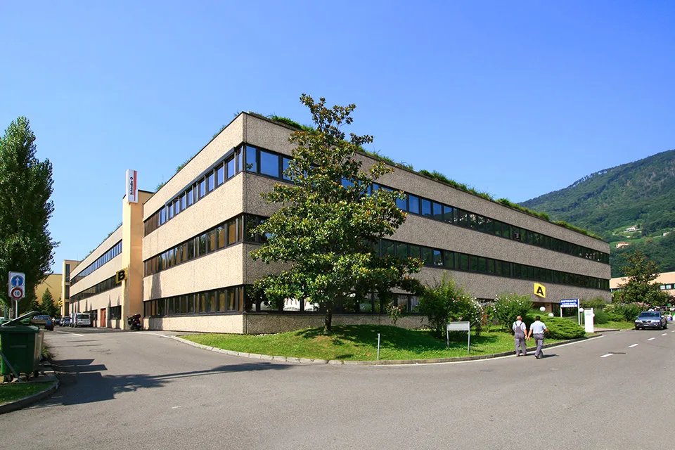 UFFICIO DI OLTRE 200 MQ IN AFFITTO A BIOGGIO