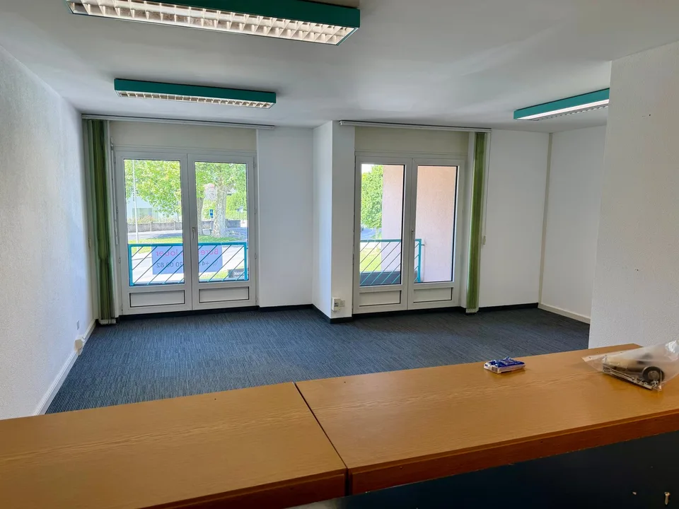 Büro mit viel Platz zur Miete in Payerne – 5 Zimmer, 143 m² – Foto 11 von 24