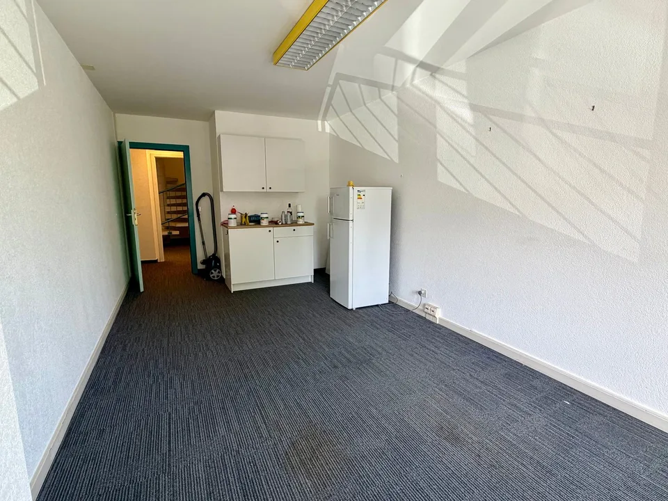 Büro mit viel Platz zur Miete in Payerne – 5 Zimmer, 143 m² – Foto 15 von 24