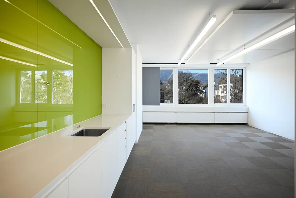 PLUG & PLAY OFFICES MIT VIEL TAGESLICHT – Foto 9 von 13