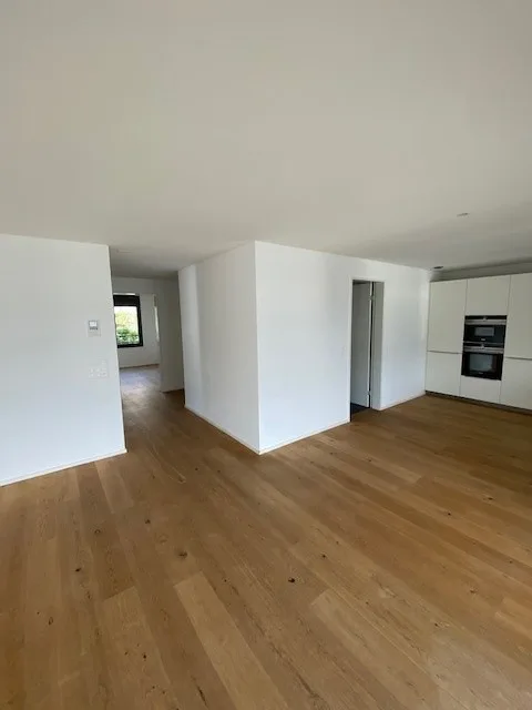 Moderne 3.5-Zimmer-Wohnung mit grosser Loggia an zentraler Lage in Affoltern am Albis