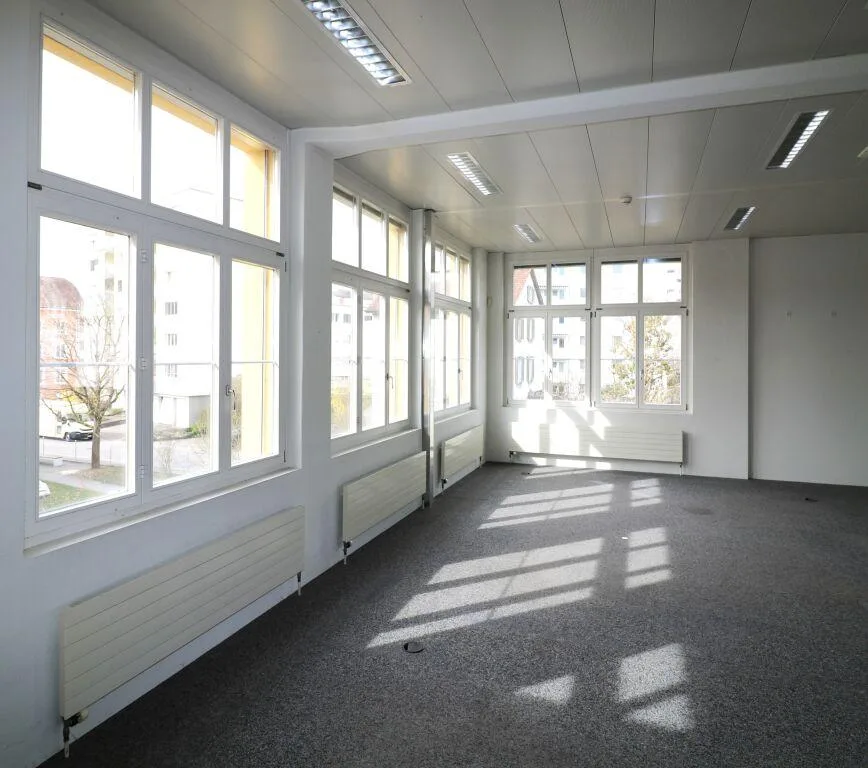 Lichtdurchflutete Gewerberäume  Raum für Ihre Vision!