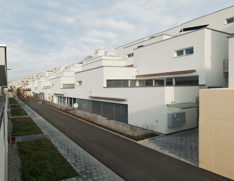 Appartement-maisonnette attractif de 5,5 pièces avec terrasse et jardin sur le toit !