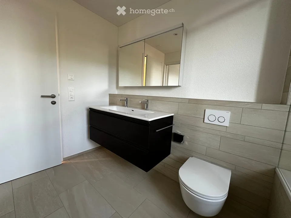 Moderne 2.5-Zimmer-Neubauwohnung in Tuggen – ruhig, familienfreundlich und barrierefrei