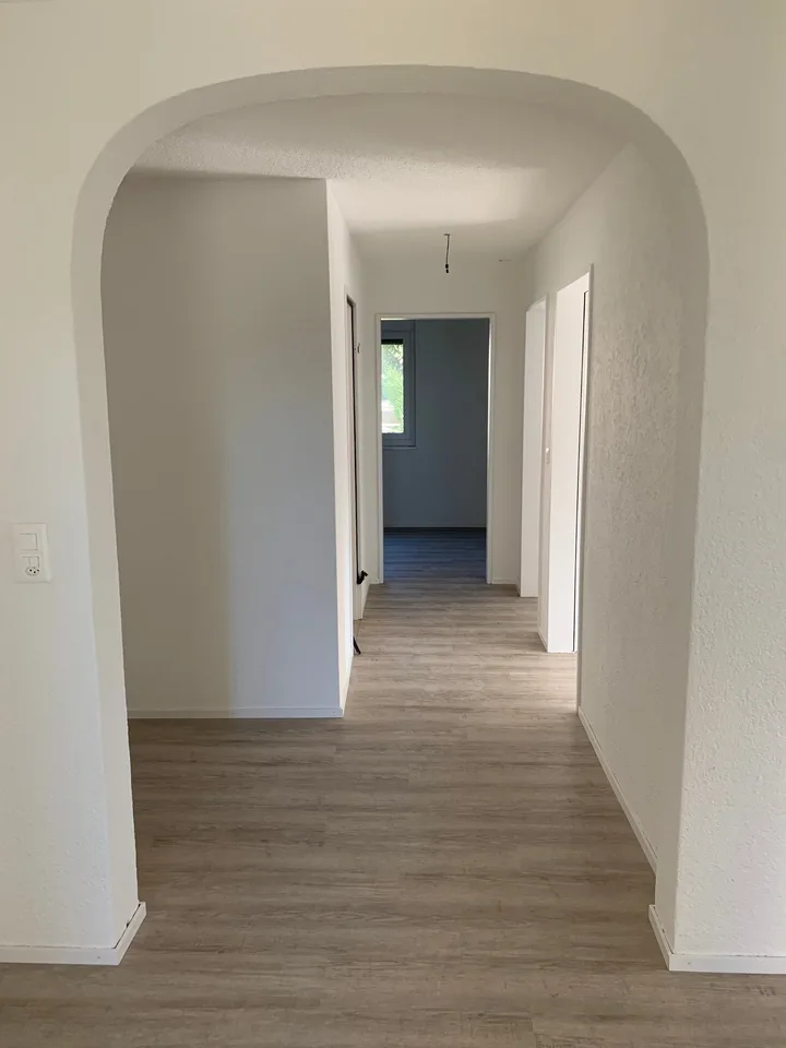 Appartamento luminoso 4.5 locali con balcone in una zona tranquilla – Höri ZH