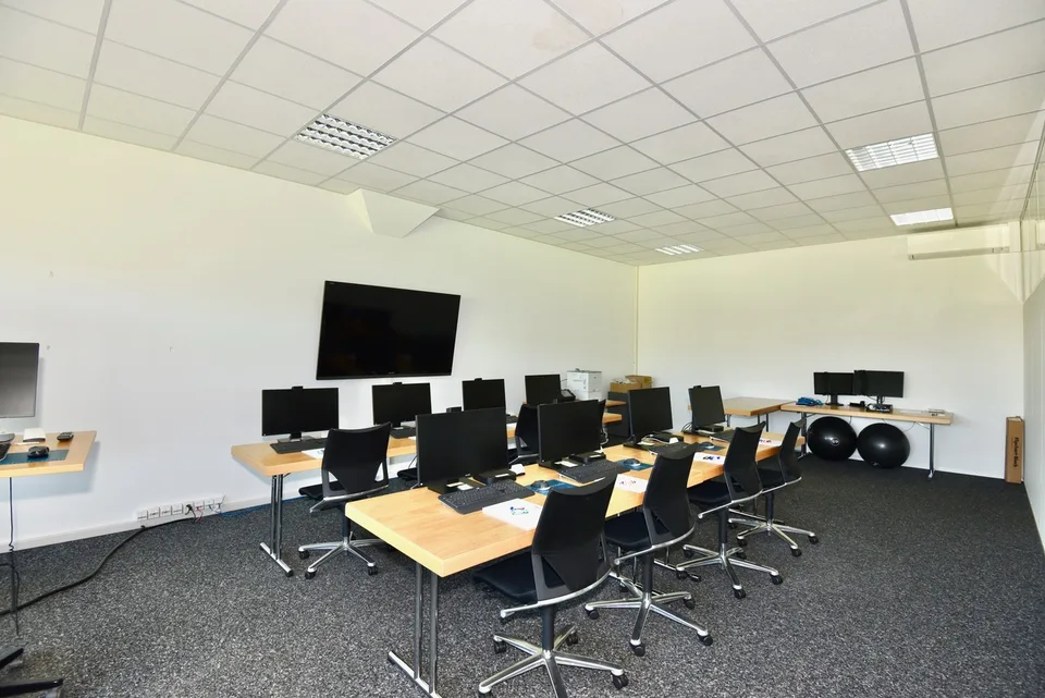 Spazi uffici moderni, completamente sviluppati (260 m2)