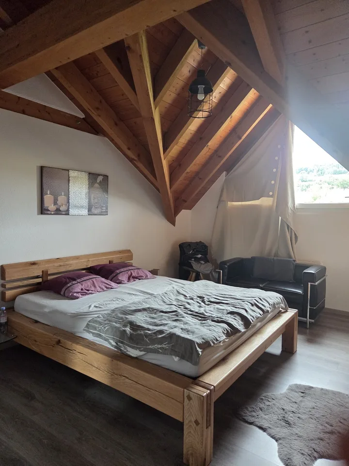 Dachgeschoss-Duplex mit 107 m2 im 3. Stock, ohne Aufzug