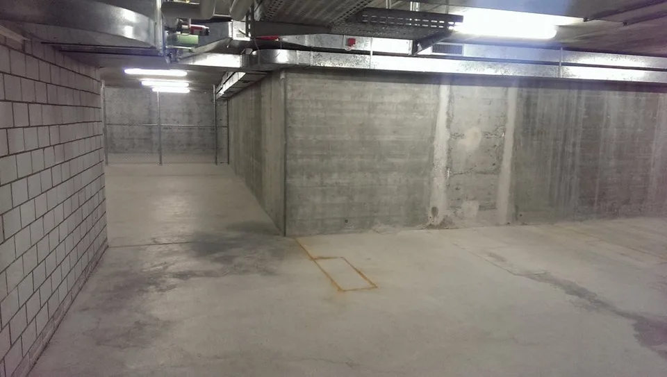 Locale di stoccaggio vicino alla stazione di Schwerzenbach