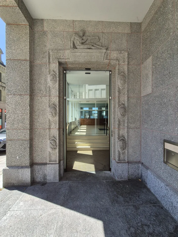Espaces commerciaux attractifs au rez-de-chaussée sur la Vordere Hauptgasse Zofingen