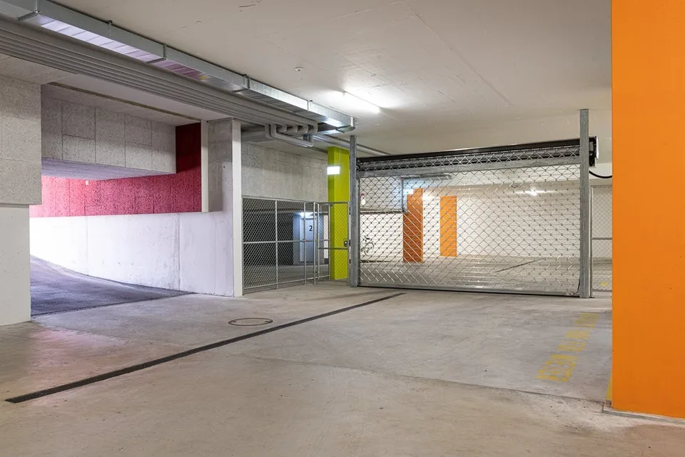 Posto auto in garage sotterraneo in affitto