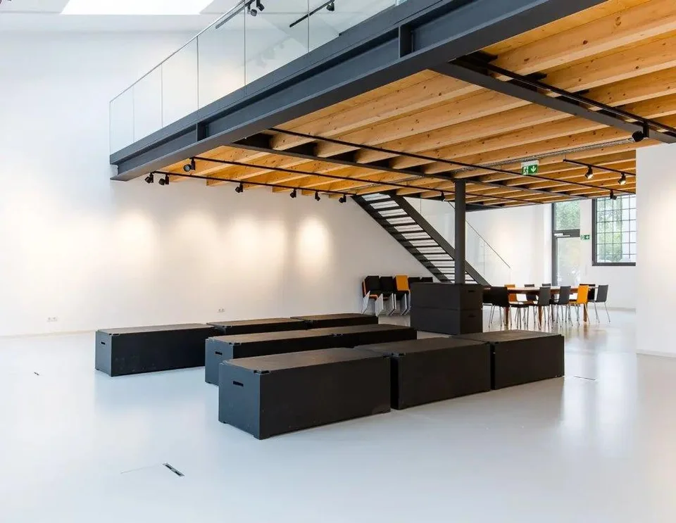 Bureaux Avec Galerie en Centre-Ville de Menziken