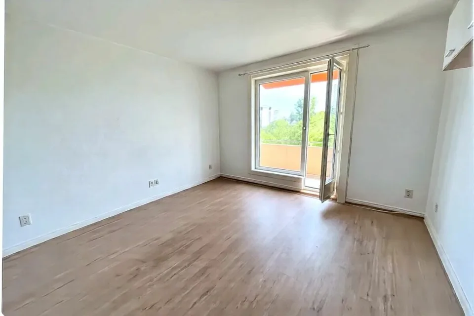 3 pièces au rez Ouest