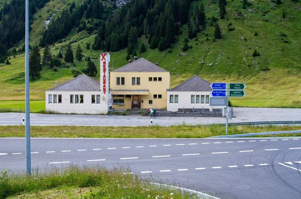 Kommerzielles Projekt GROSSMATTA - Einzigartige und strategische Lage A13