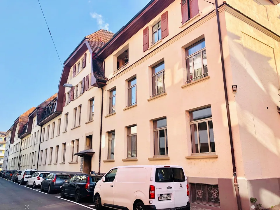 grosszügiges Loft mit separatem Schlafzimmer
