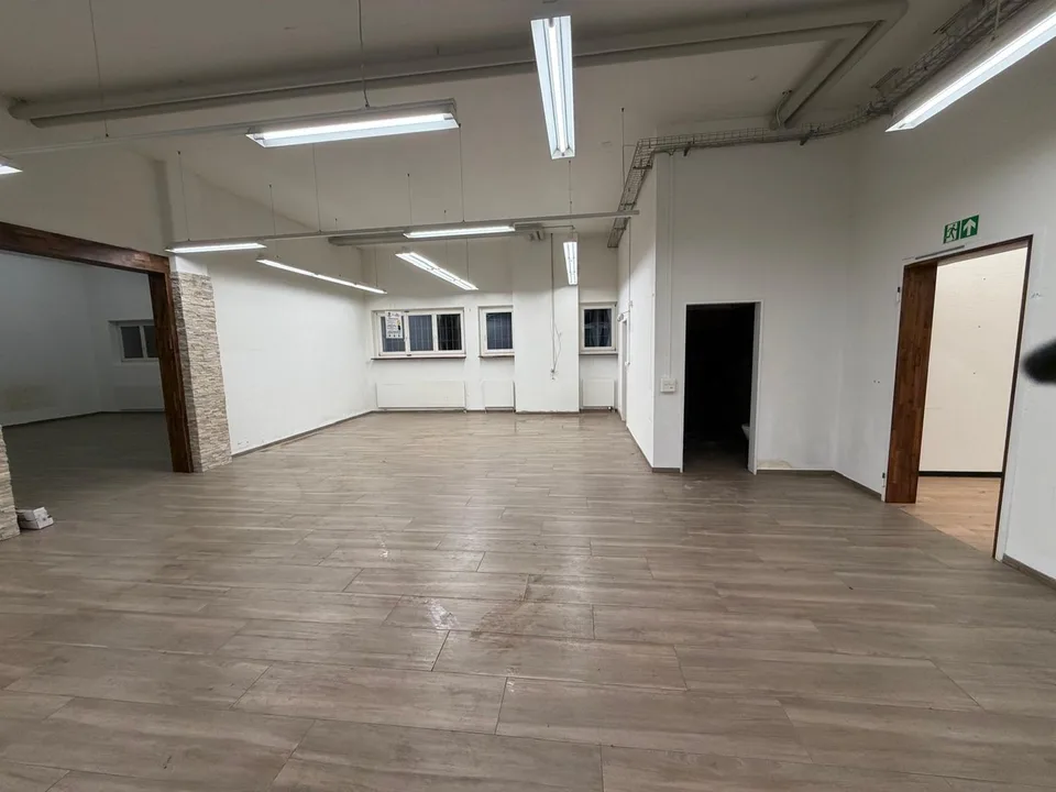 ***zentrale Gewerberäumlichkeiten mit vielfältiger Nutzungsmöglichkeit***