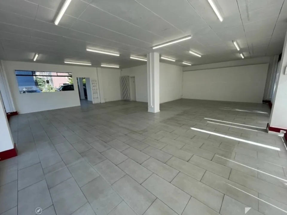 Area di vendita / negozio / spazio commerciale