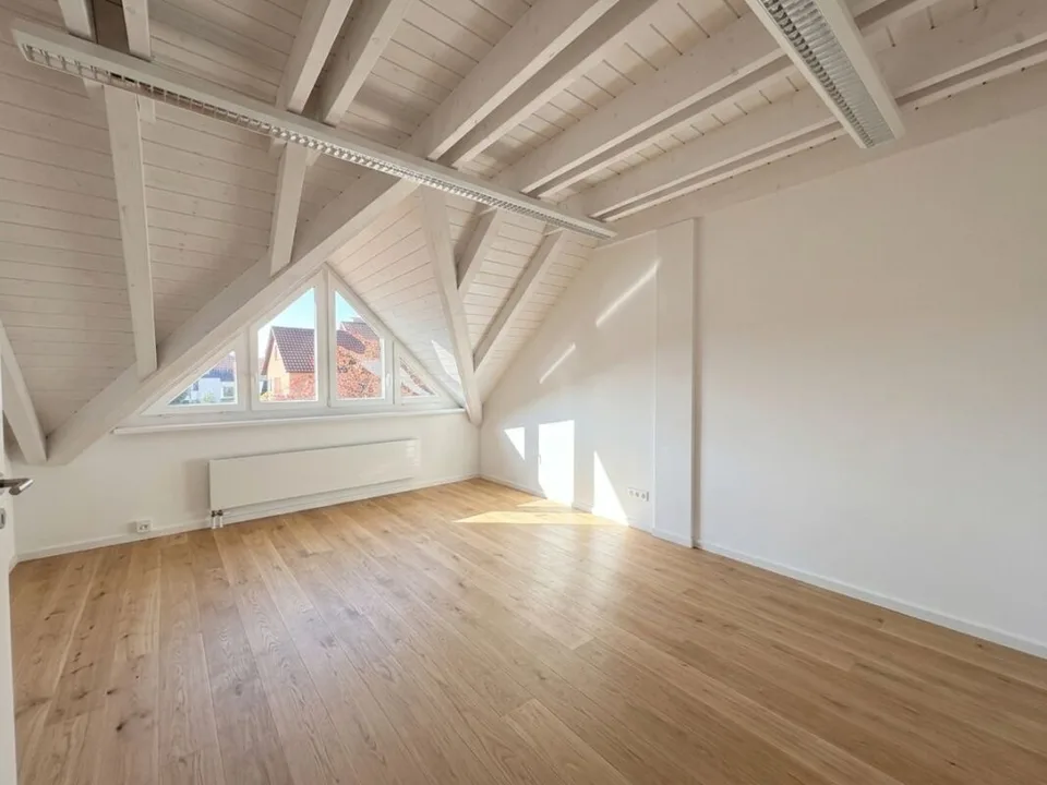 Ampio spazio per uffici in posizione ideale a Herblingen, 319 m²