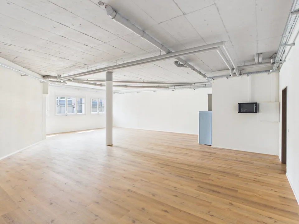 Premier loyer après rénovation de base – Espace commercial moderne avec 104 m² à Altstätten SG