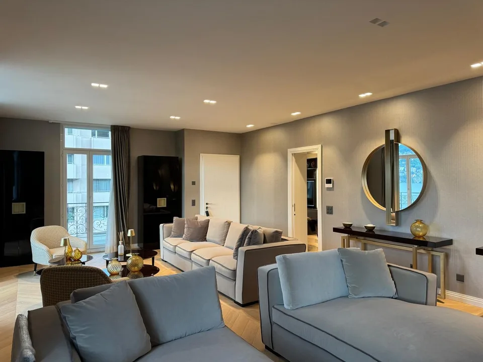 Duplex de luxe avec vue sur le lac au cœur de Lugano – disponible immédiatement