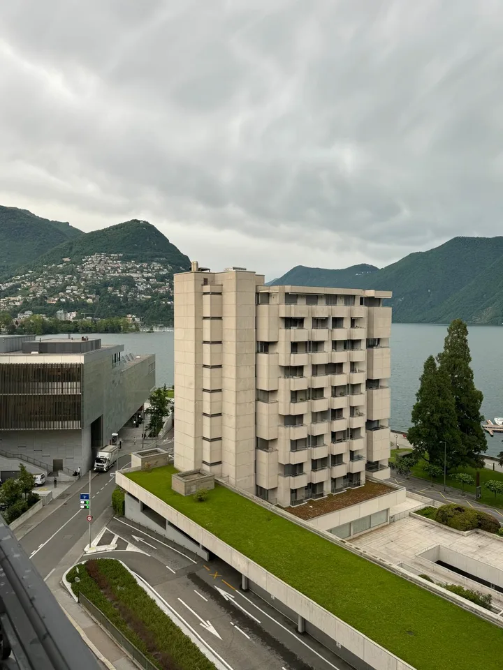 Duplex de luxe avec vue sur le lac au cœur de Lugano – disponible immédiatement
