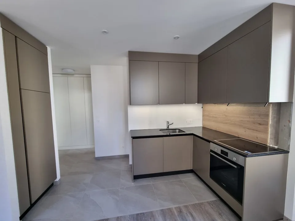 Bel appartement 2.5 pièces entièrement rénové au centre du village