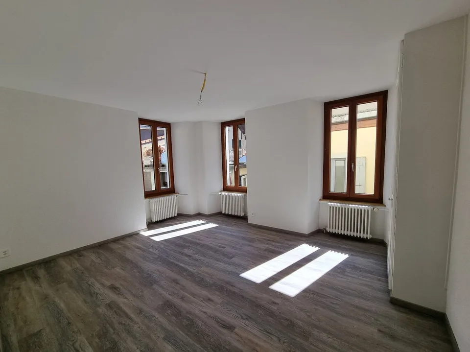 Bel appartement 2.5 pièces entièrement rénové au centre du village