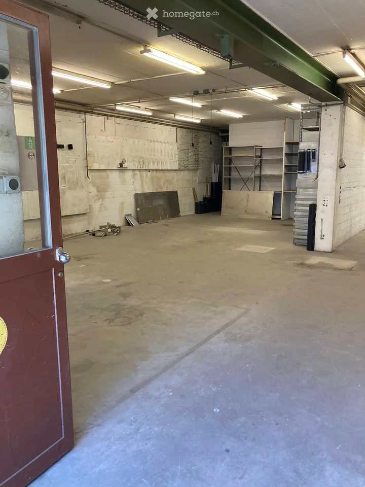 Spazi commerciali per piccole imprese con ufficio & negozio / studio nel centro di Dielsdorf