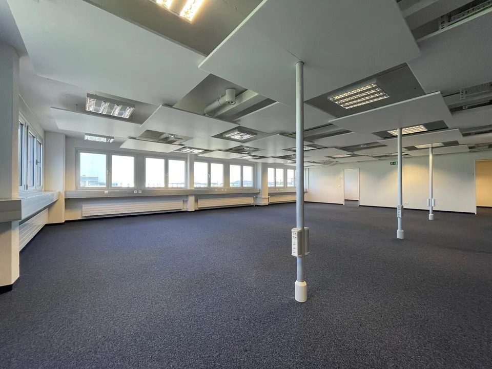 Helle und sanierte Büroräumlichkeiten, 1. Monatsmiete gratis!