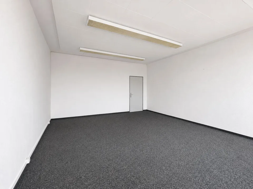 125 m² Bürofläche mit 4 Büroräumen in Regensdorf! – Foto 6 von 8