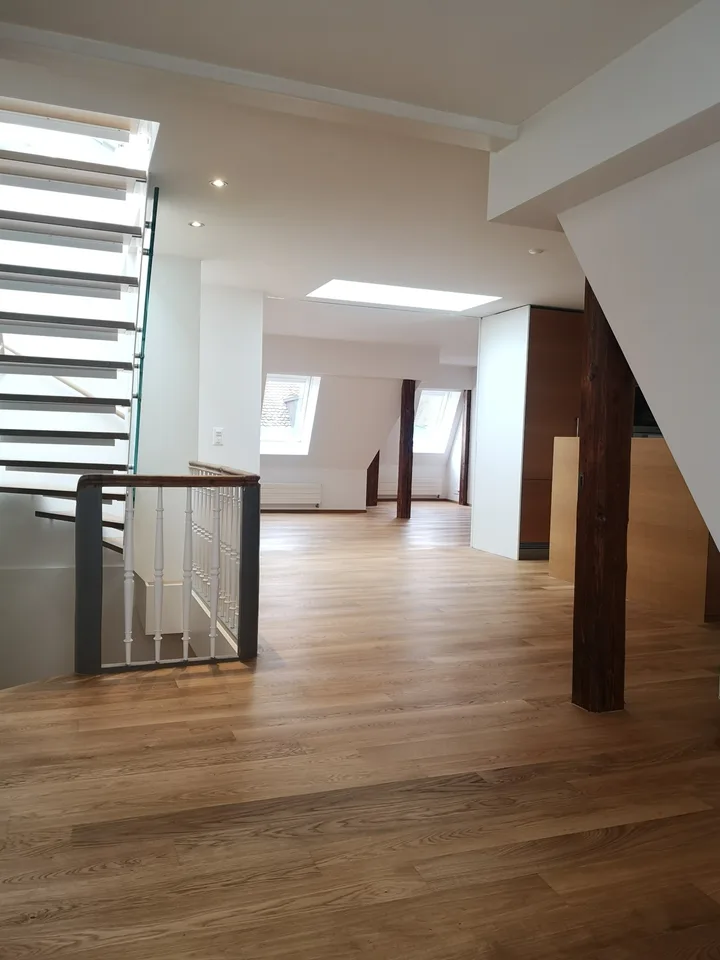 Centralement situé, confortablement vécu - appartement en duplex de 5 pièces