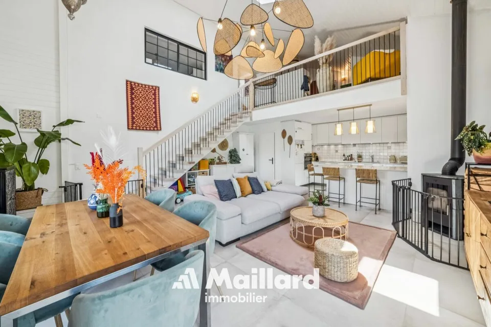 Villa-appartamento con grande terrazza e giardino