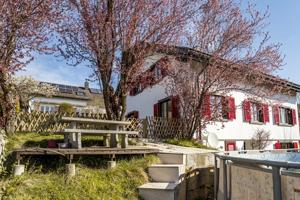 Situation prisée pour cette grande villa de 6.5 pces