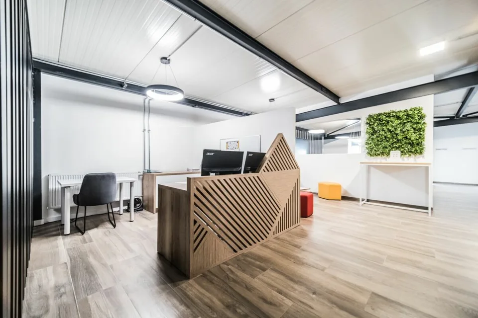Bureaux de 250 m2 déjà meublés et agencés – photo 8 sur 10