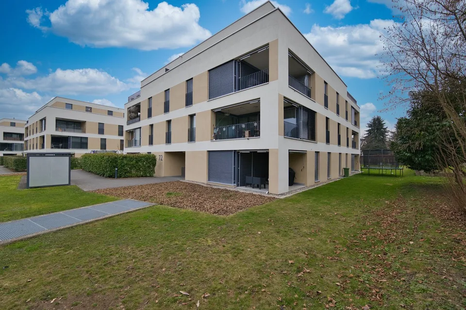 Exklusive 4.5-Zimmer-Wohnung mit Balkon, Keller & E-Ladestation bei Einstellhallenplatz