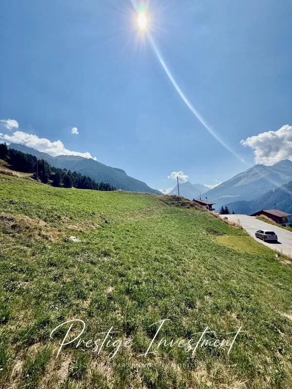 BAUGRUNDSTÜCK von 3747 M2 - EISON (ST-MARTIN)