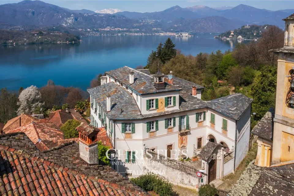 Villa Bonola ? Herrschaftliches Anwesen aus dem 18. Jahrhundert am Lago d'Orta
