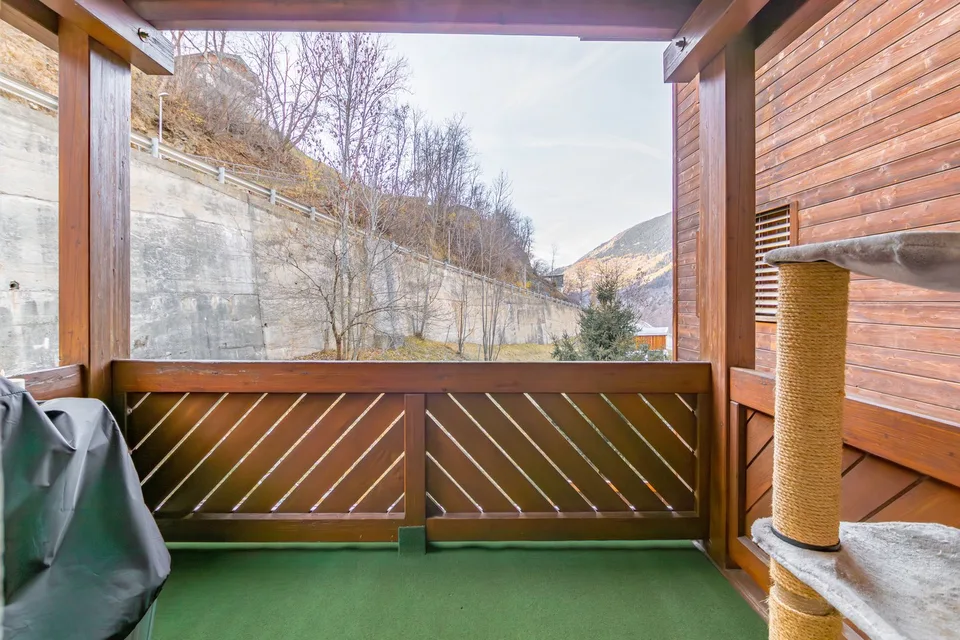 Exclusive 5.5-room apartment in Grengiols – freshly renovated & in top condition – photo 13 of 14
