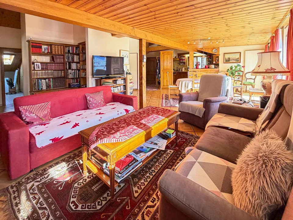 Im Zentrum von Fully/VS, unglaubliches Dachgeschoss-Apartment mit 5,5 Zimmern