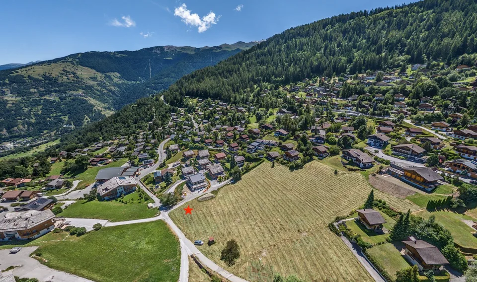 Magnifique terrain constructible avec vue panoramique sur les montagnes à Nendaz