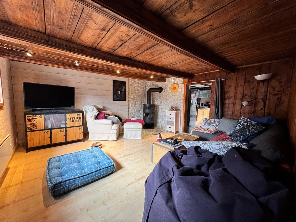 Maison mitoyenne rénovée vente résidence secondaire autorisé