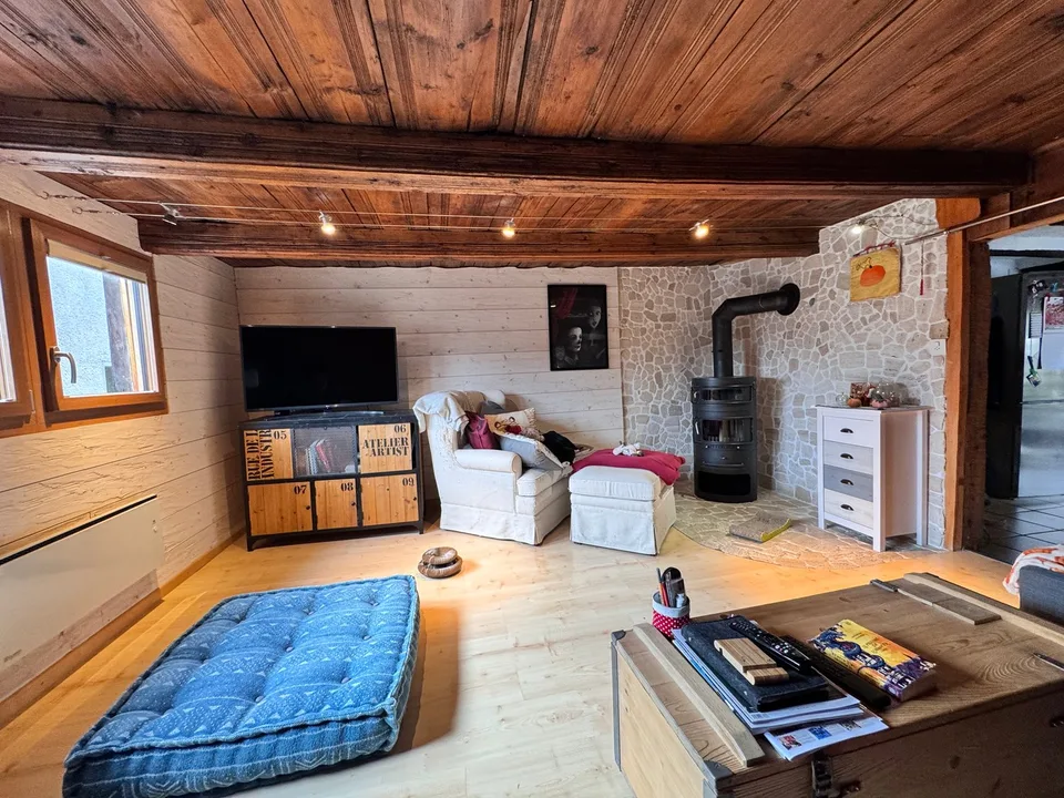 Maison mitoyenne rénovée vente résidence secondaire autorisé